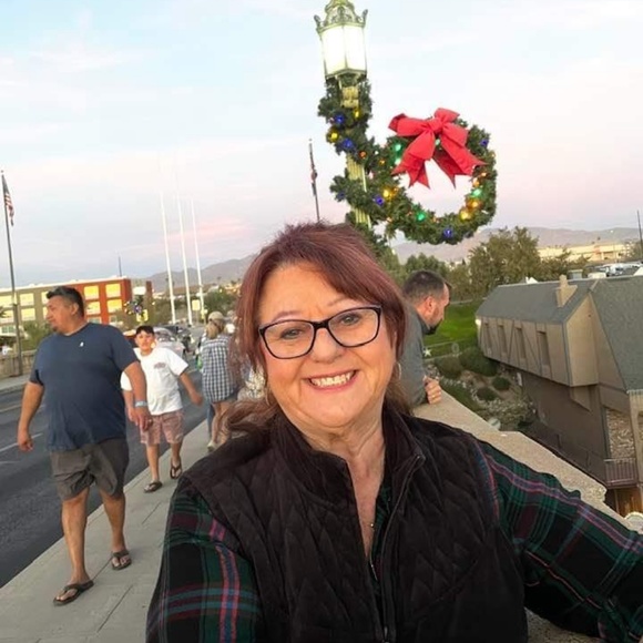 Meet your Posher, Shirley - Picture 1 of 1